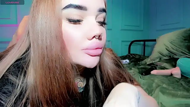 Snapshot of Aira_vi chatting on December 30, 6:38 pm Aira vi online show from December 30, 6:38 pm