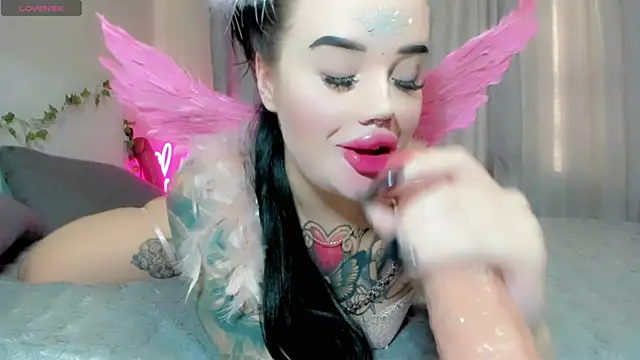 Snapshot of Aira_vi chatting on October 31, 4:53 am Aira vi online show from October 31, 4:53 am