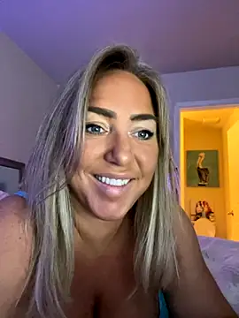 sunshinekisses online show from October 31, 1:30 pm