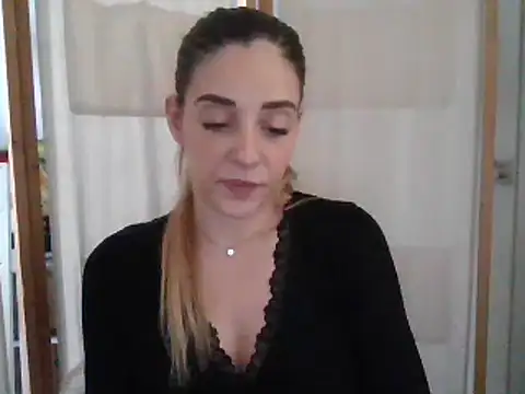 MissBella131 online show from December 20, 2:26 pm