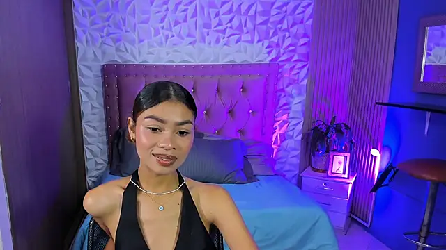 Perla prg online show from October 28, 6:29 pm