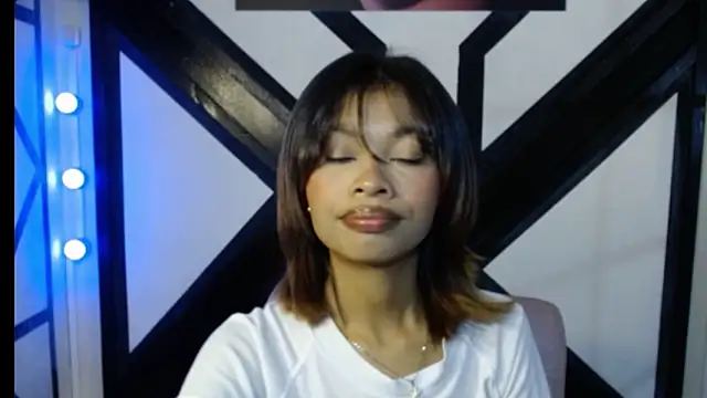 Perla prg online show from March 19, 3:01 pm