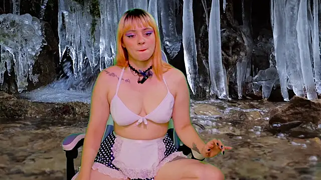 Snapshot of Dolce--Mia---Bianchi__07 chatting on December 18, 8:23 pm Dolce--Mia---Bianchi 07 online show from December 18, 8:23 pm