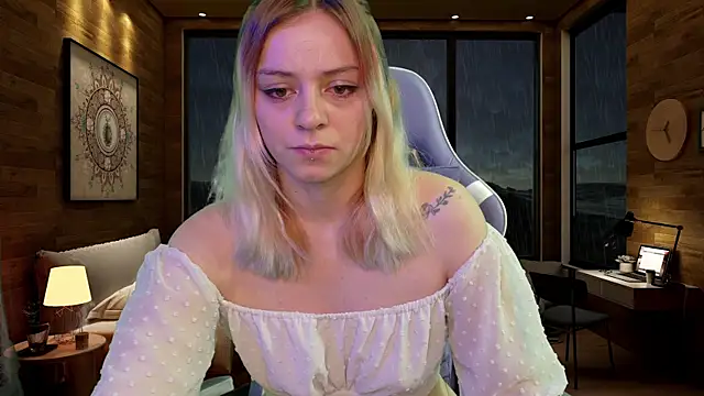 Snapshot of Dolce--Mia---Bianchi__07 chatting on March 12, 4:35 pm Dolce--Mia---Bianchi 07 online show from March 12, 4:35 pm