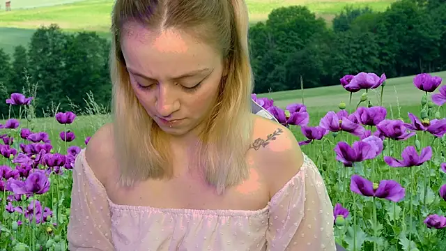 Snapshot of Dolce--Mia---Bianchi__07 chatting on March 12, 6:29 am Dolce--Mia---Bianchi 07 online show from March 12, 6:29 am