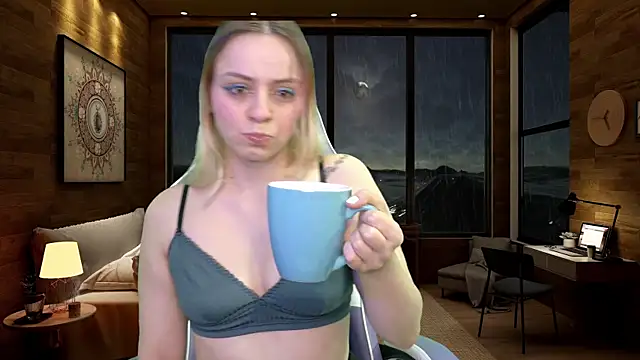 Snapshot of Dolce--Mia---Bianchi__07 chatting on March 14, 6:53 am Dolce--Mia---Bianchi 07 online show from March 14, 6:53 am