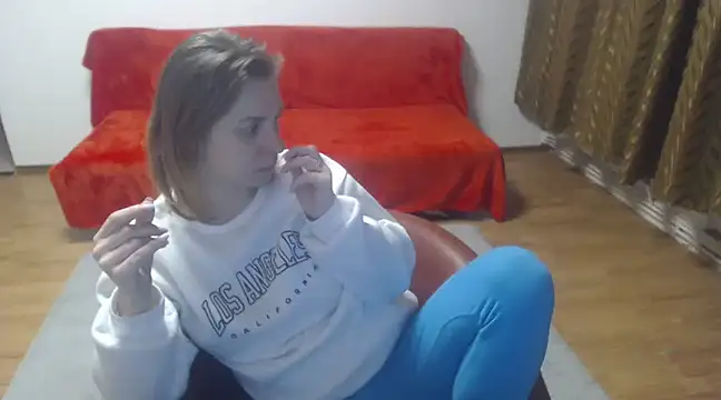 Snapshot of AngelAndDevil92 chatting on January 24, 6:35 pm AngelAndDevil92 online show from January 24, 6:35 pm