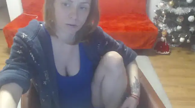 Snapshot of AngelAndDevil92 chatting on January 6, 1:52 pm AngelAndDevil92 online show from January 6, 1:52 pm