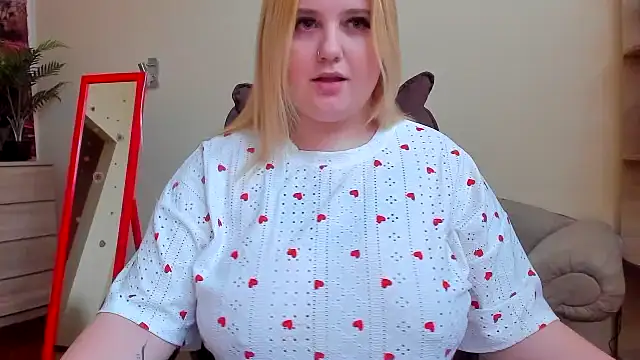 Snapshot of Doliss chatting on November 15, 7:01 am Doliss online show from November 15, 7:01 am