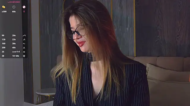 Sara Lewiis online show from October 6, 4:19 pm