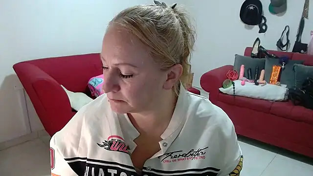 emperabigbootybigass online show from February 18, 12:23 pm