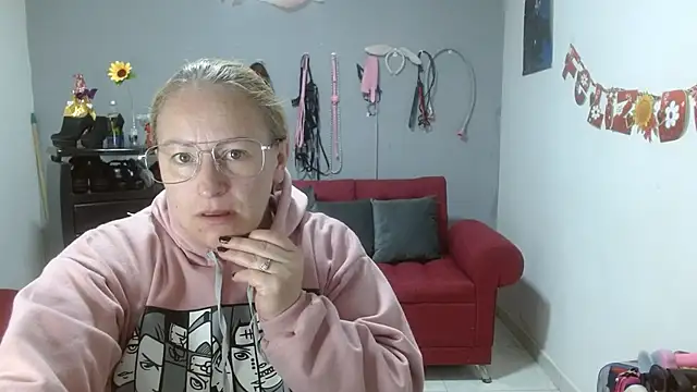 Snapshot of emperabigbootybigass chatting on March 20, 12:22 pm emperabigbootybigass online show from March 20, 12:22 pm