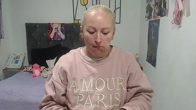 Snapshot of emperabigbootybigass chatting on July 8, 12:17 pm emperabigbootybigass online show from July 8, 12:17 pm