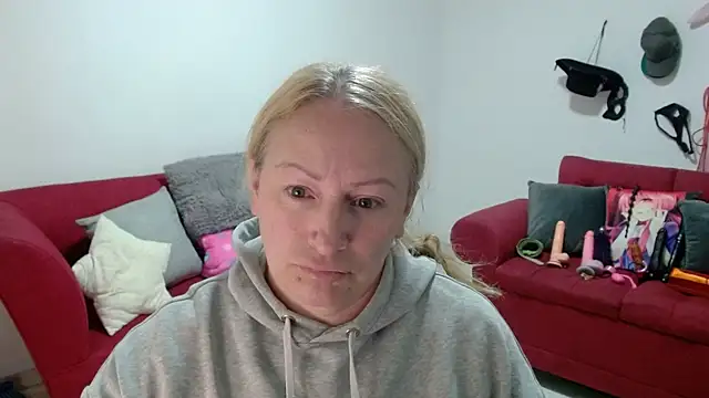 emperabigbootybigass online show from February 2, 12:26 pm