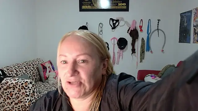 emperabigbootybigass online show from March 25, 12:37 pm