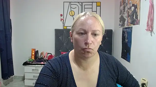 emperabigbootybigass online show from May 26, 12:36 pm