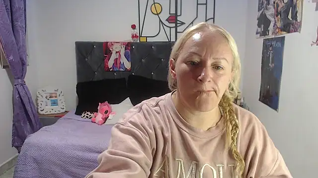 emperabigbootybigass online show from June 2, 12:38 pm