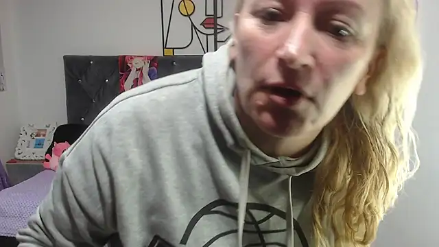 Snapshot of emperabigbootybigass chatting on June 25, 12:43 pm emperabigbootybigass online show from June 25, 12:43 pm