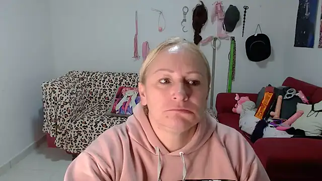 emperabigbootybigass online show from April 16, 12:39 pm