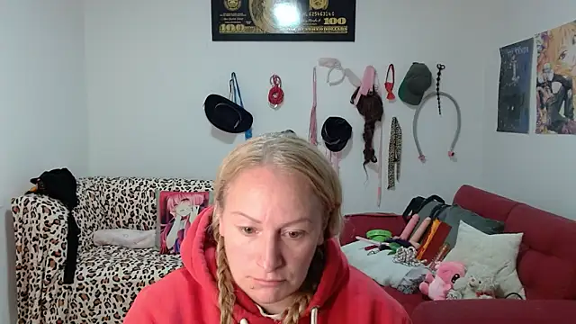 emperabigbootybigass online show from March 13, 12:37 am