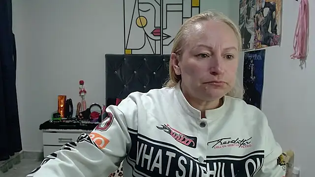 emperabigbootybigass online show from May 20, 12:24 pm