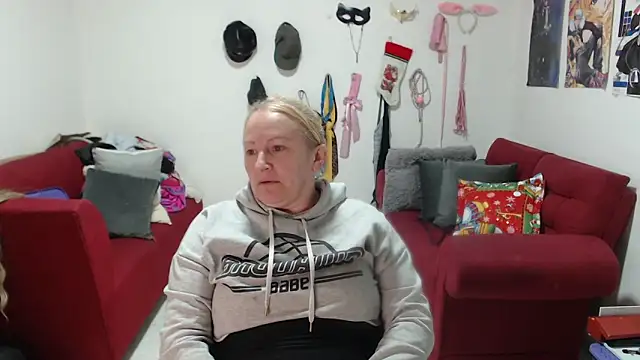 emperabigbootybigass online show from December 5, 12:15 pm