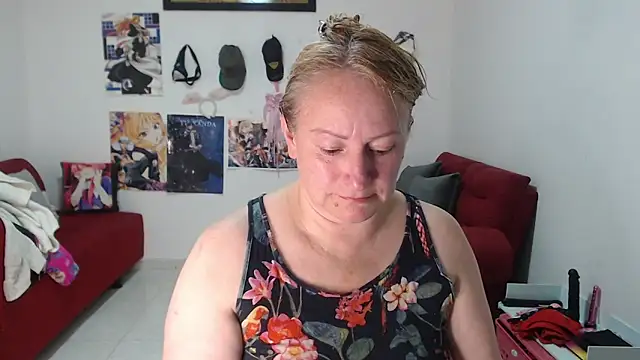 Snapshot of emperabigbootybigass chatting on September 27, 12:50 am emperabigbootybigass online show from September 27, 12:50 am