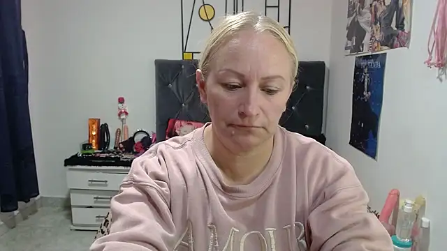 emperabigbootybigass online show from May 15, 12:36 pm