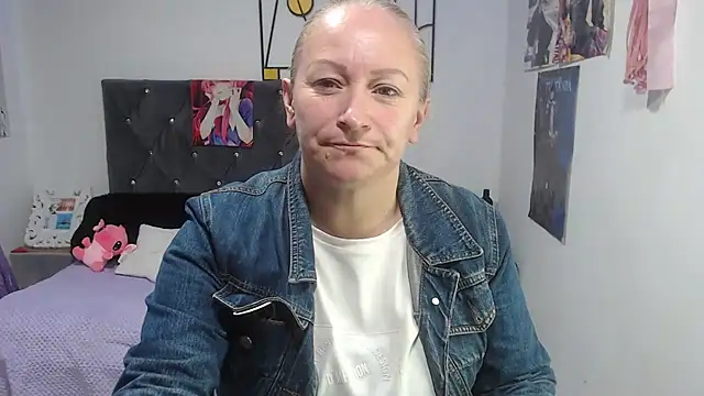 Snapshot of emperabigbootybigass chatting on June 26, 12:22 pm emperabigbootybigass online show from June 26, 12:22 pm