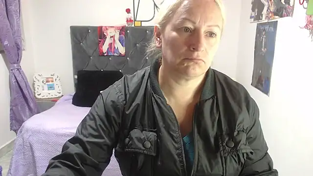 emperabigbootybigass online show from June 3, 12:17 pm