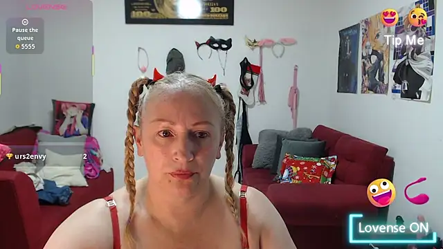 emperabigbootybigass online show from December 2, 12:22 am