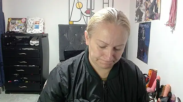 emperabigbootybigass online show from May 6, 12:31 pm