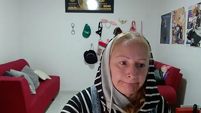 emperabigbootybigass online show from January 9, 12:12 pm