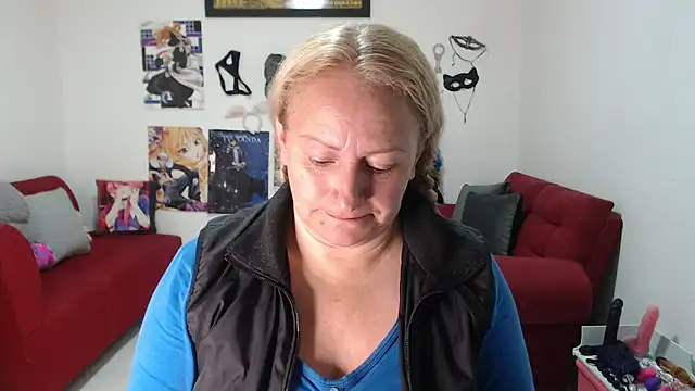Snapshot of emperabigbootybigass chatting on October 8, 12:17 pm emperabigbootybigass online show from October 8, 12:17 pm