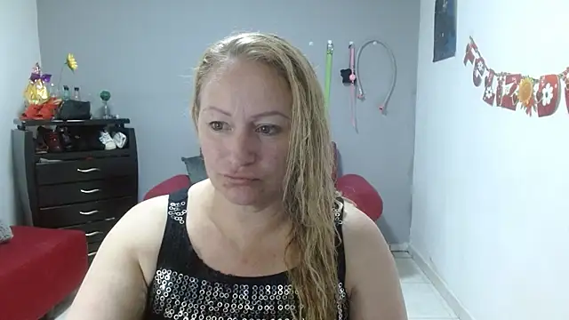Snapshot of emperabigbootybigass chatting on March 3, 6:35 pm emperabigbootybigass online show from March 3, 6:35 pm