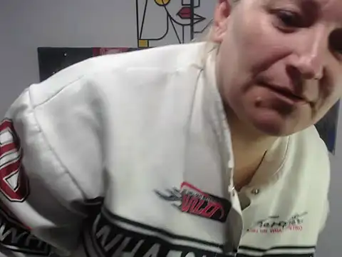 Snapshot of emperabigbootybigass chatting on June 22, 12:24 pm emperabigbootybigass online show from June 22, 12:24 pm