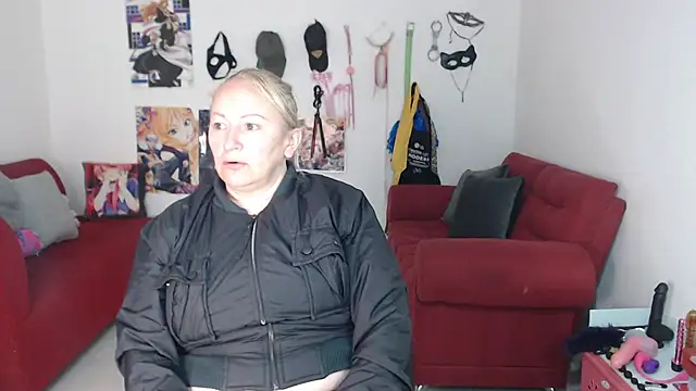 Snapshot of emperabigbootybigass chatting on October 10, 12:17 pm emperabigbootybigass online show from October 10, 12:17 pm
