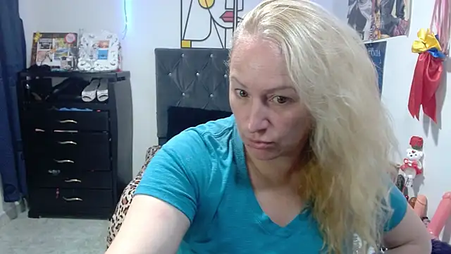 emperabigbootybigass online show from May 12, 12:33 pm