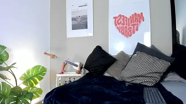 Lilith dh online show from May 9, 11:13 am