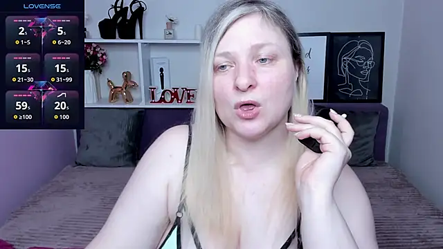 AnnaXCherri online show from December 1, 3:29 am