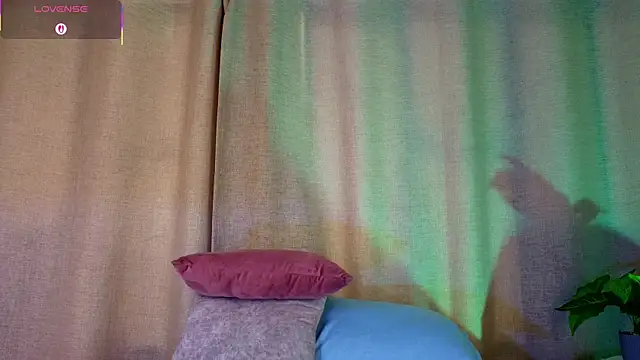 mia bonneett online show from October 19, 4:32 pm