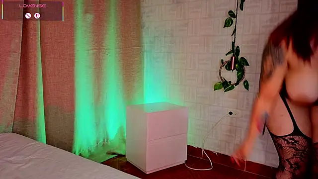 mia bonneett online show from February 3, 6:22 am