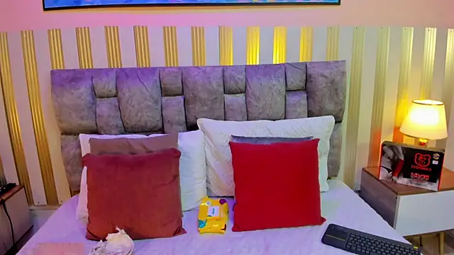 nova lane online show from December 14, 7:52 pm