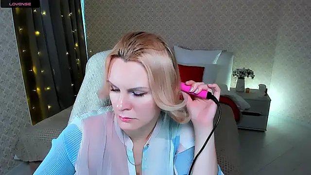 Louisa Bay online show from January 28, 7:53 am