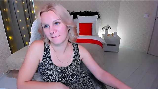 Louisa Bay online show from December 30, 11:04 am