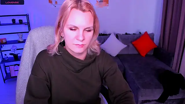 Louisa Bay online show from January 17, 8:02 am