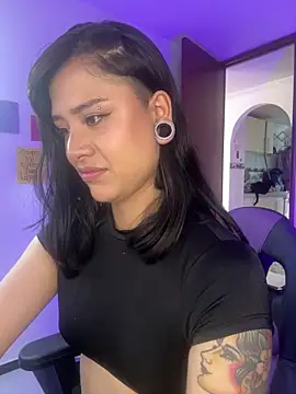 Snapshot of _Valkyrie chatting on December 18, 5:17 pm Valkyrie online show from December 18, 5:17 pm