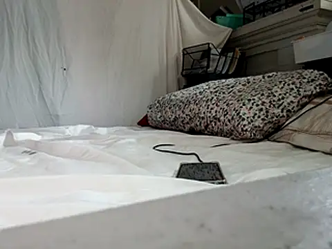 Snapshot of DevinToore chatting on October 22, 4:06 pm DevinToore online show from October 22, 4:06 pm