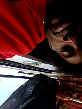 Snapshot of DevinToore chatting on October 29, 8:08 pm DevinToore online show from October 29, 8:08 pm