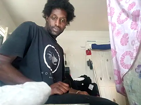 Snapshot of DevinToore chatting on November 29, 5:57 pm DevinToore online show from November 29, 5:57 pm